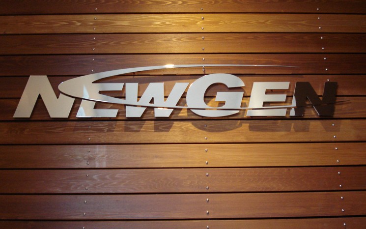 Polished aluminum 3D lettering pin mounted business sign