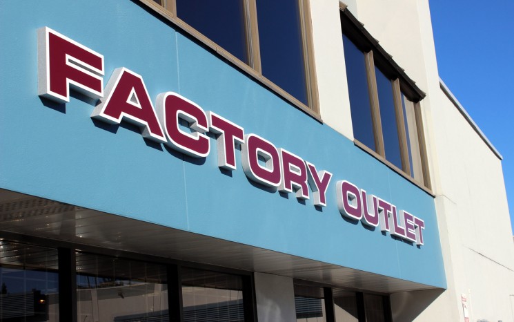 Ultraplus foam board 3D lettering storefront sign