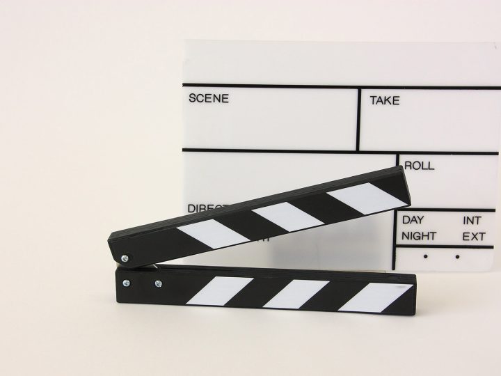 082-movie-set-signs
