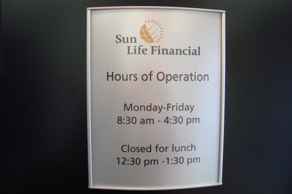 Changeable VSC8.5-11P Notice Holder Hours of Operation sample